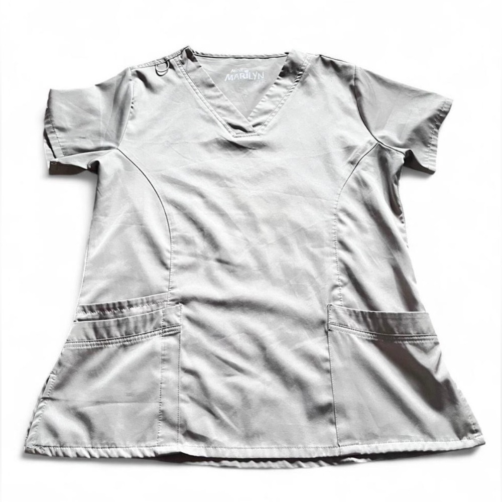 Mini Marilyn MediChic WomnsGray V-Neck Scrub Top Short Sleeved Size Large